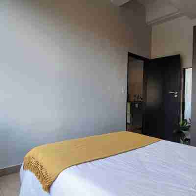 15 Sunny 1-bedroom Apartment Rooms