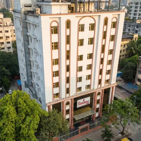 The Senator Hotel Отели рядом с достопримечательностью «Планетарий Бирла»