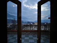 Mountainshack Riverside Stay & Cafe Hotels in Kullu District