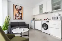 C-Side Deluxe Studios with Balconies in Finikoudes - Apartment