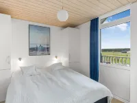 "Hariett" - 900m from the Sea - 4-Star