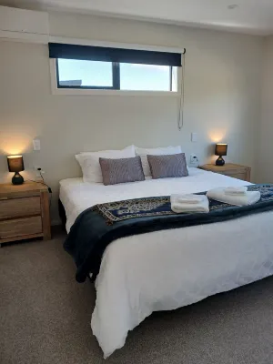 Suncrest Villas Hotel a 