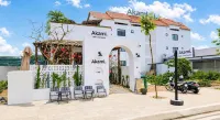 AKAMI CAFÉ AND HOMESTAY โรงแรมใน