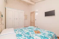 Celeste House with Pool - Happy Rentals