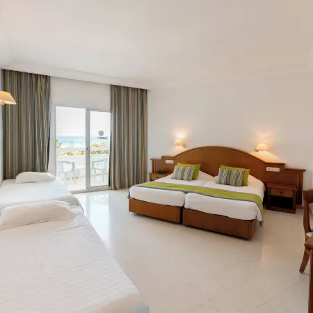 Yadis Hammamet