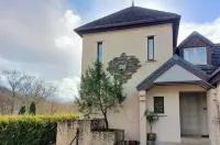 1 Bed Lodge - Sleeps 2 - Pets Ok - Free Parking