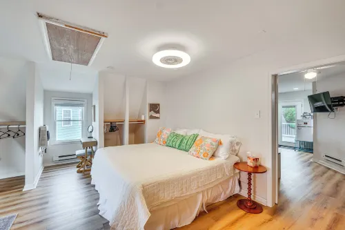 Epic Brunswick Apartment with Deck! -  Apartamentos vacacionales