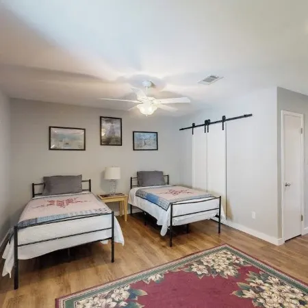Cozy 2 Bedroom Home With Gas Grill, Patio, and Boat Parking
