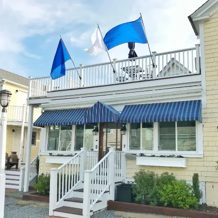 Inn at 7 Central