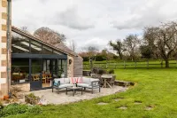 Lavish Farmhouse With Lake Gardens Pool Table - 4-Star
