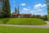 "Haufer Hall" - Charming 2-bedroom cabin on beautiful Little Boy Lake. - Hytter