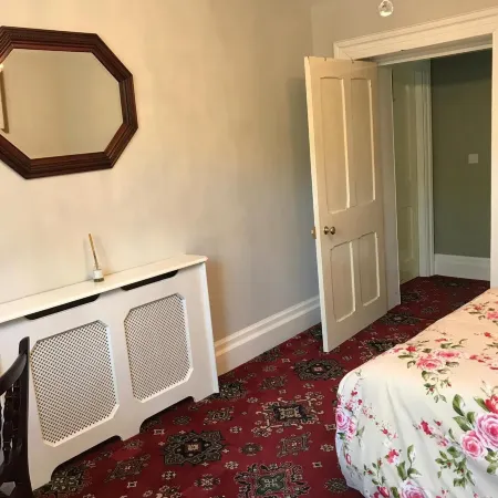 Beautiful Garden Double Room with Private Access