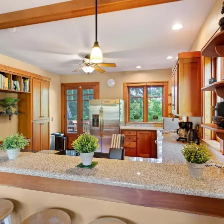 Craftsman Grove - 10 Minutes To Campus 4 Bedroom Home