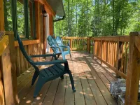Beautiful log cabin on the Pendleton Creek! - Homestays