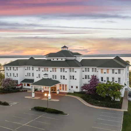 Best Western the Hotel Chequamegon