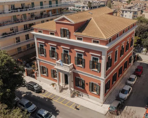Bella Venezia Hotels near Public Library