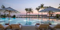 Centara Grand Lagoon Maldives - Pools