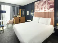 DoubleTree by Hilton Leeds City Centre Hotels near Mint Warehouse
