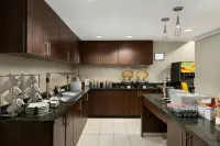 Residence Inn Neptune at Gateway Centre - breakfast