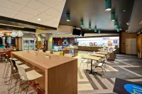 Tru by Hilton North Platte - breakfast