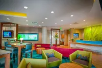 SpringHill Suites Canton - bar