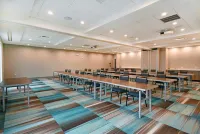 Home2 Suites by Hilton Beloit - parking