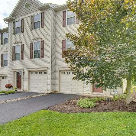 Charming Bellefonte Townhome Near Penn State!