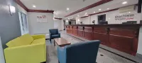 HomeTowne Studios by Red Roof Egg Harbor–Atlantic City Airport - parking