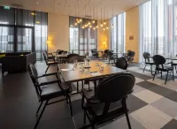 Fletcher Wellness-Hotel Helmond - parking