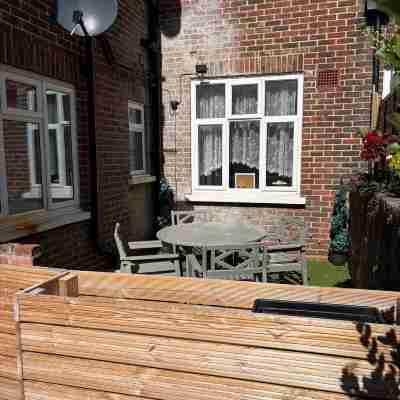 2-Bed Sleeps 4 Free Parking Pets Allowed Hotel Exterior