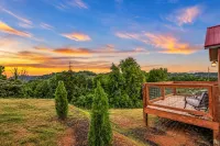 Sojourn Lodging - Mountain view