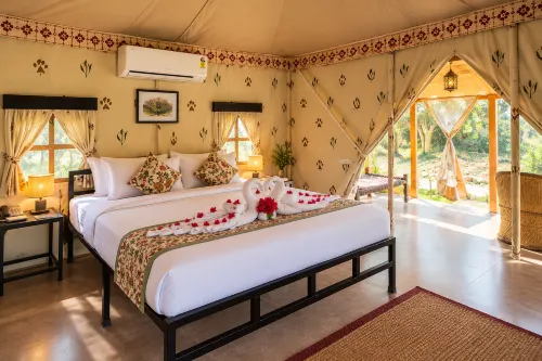 Chokhiwadi Forest Retreat - Airport Shuttle