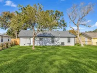 Spacious 4BR I Private Backyard Sleeps 8 I Near NRG Med Center DT - Condos