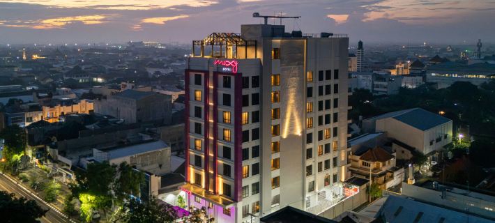 Moxy Solo Hotels in Surakarta