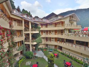 Snow Valley Resorts & Spa Manali