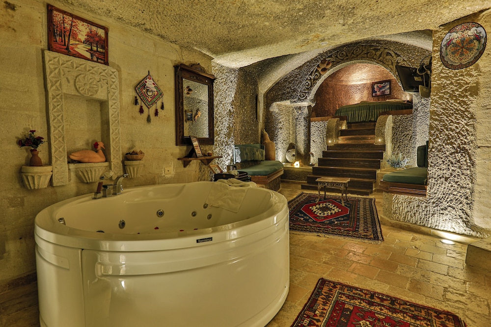 Hidden Cave Hotel