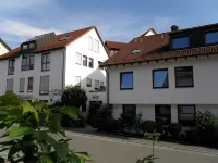 Hotel Gasthof Traube Hotels in Вайнштадт