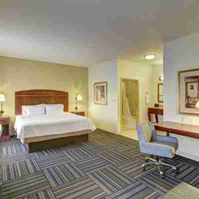 Hampton Inn & Suites Alexandria Rooms