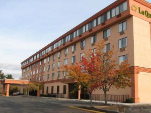 Clarion Hotel Somerset - New Brunswick