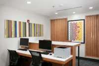 Holiday Inn Express & Suites OAKHURST-YOSEMITE PARK AREA by IHG 오크허스트 호텔