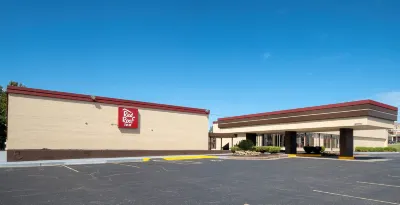 Red Roof Inn Murray Отели рядом с достопримечательностью «Государственный университет Мюррей»