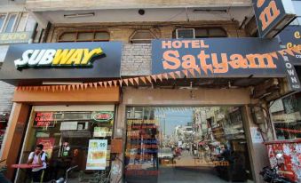 Hotel Satyam - New Delhi Railway Station