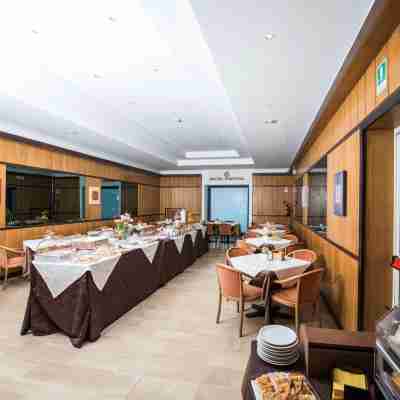 Hotel Fortuna Dining/Meeting Rooms