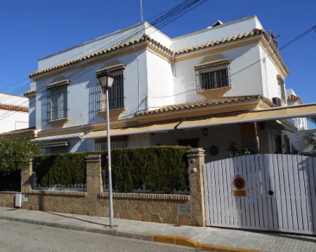 Ático en Costa de la Luz, Aire acondicionado, Playa a 300 metros Hoteles en Chipiona