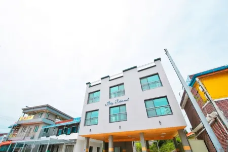 Goseong Big Island Pension Отели в г. Косон