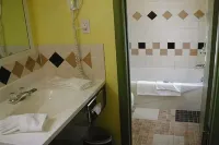 Parkway Motel
