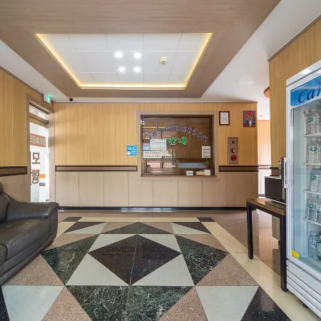 Jeongeup Elize Palace Отели рядом с достопримечательностью «Общественный стадион в Чонгыпе»