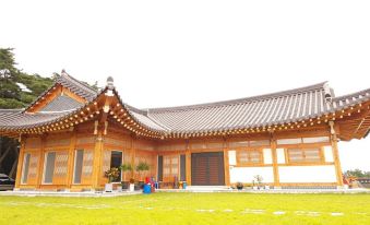 Gyeongju Sangwoodang Hanok Stay