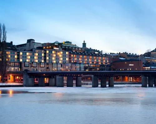 希爾頓斯魯森酒店 鄰近大廣場（Stortorget Square）的酒店