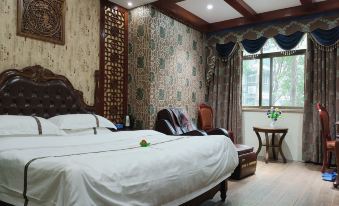 Yilong Edinburgh Style Hotel - Housity